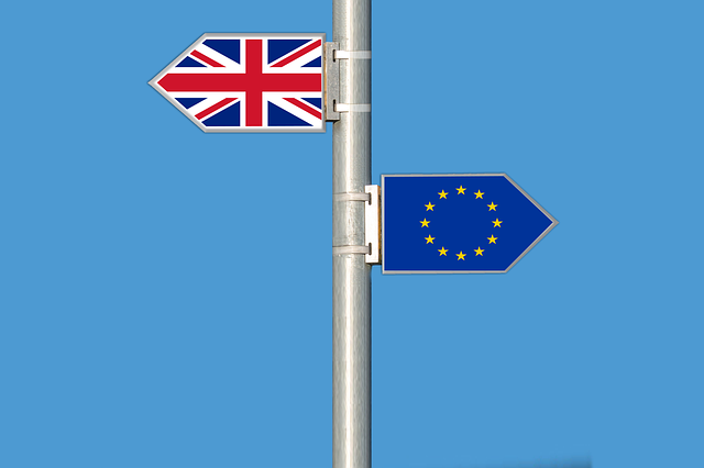 Europoslanci sú stále v rozpore s colným partnerstvom po brexite